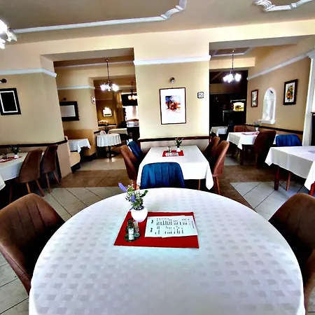 Atrium 3*